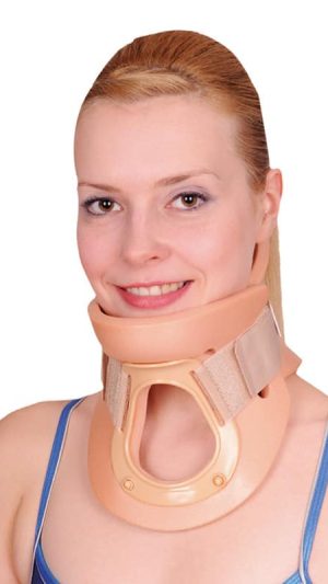 Cervikalna ortoza Philadelphia sa otvorom za traheostomu